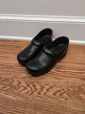 Dansko Professional Black Leather Work Clogs